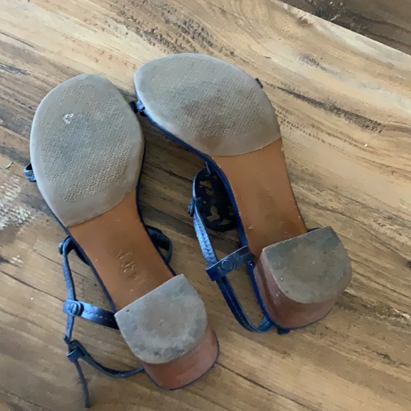 Tory Burch navy wedges with small heel - Picture 3 of 3